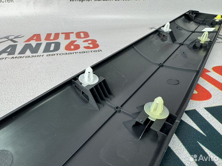 Молдинг передний двери правый Ларгус 8450000408