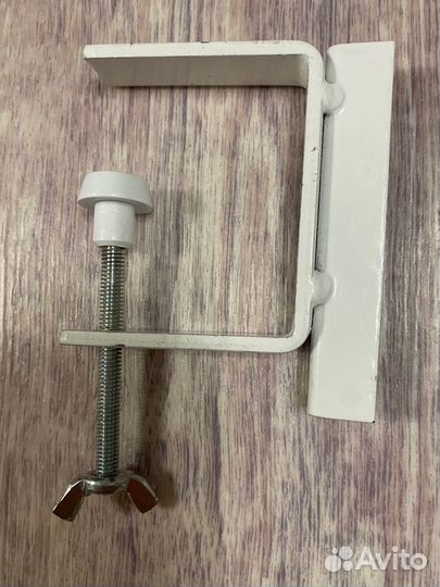 Струбцина для шелфбаннеров к полкам