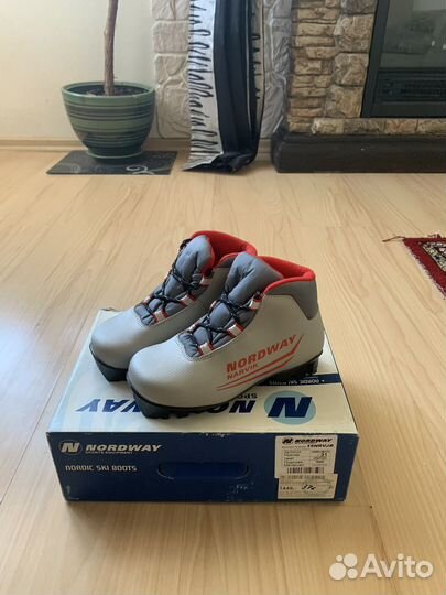 Лыжные ботинки