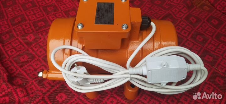 Вибраторы площадочный 220