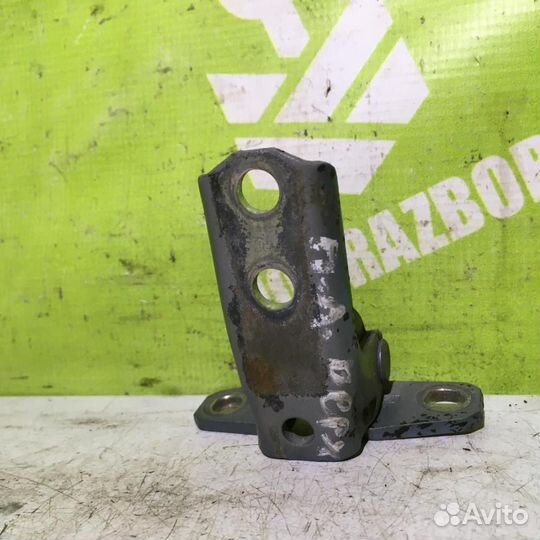 Петля двери передней левой верхняя Митсубиси Лан