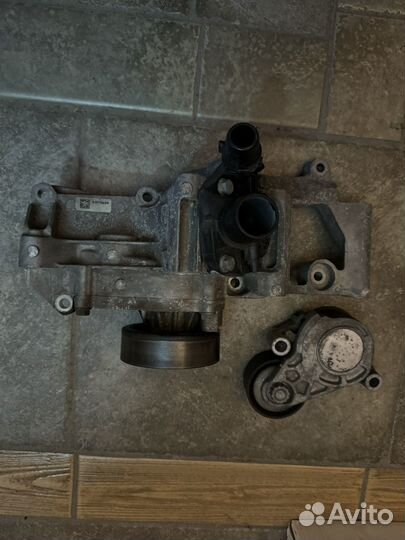 Помпа с термостатом на mini,bmw b48