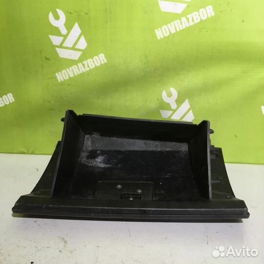 Бардачок Митсубиси Галант 9