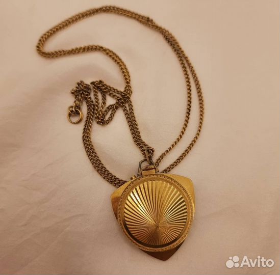 Часы-кулон. Винтаж. Заря