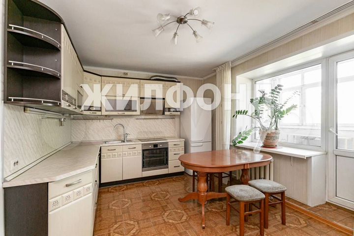 3-к. квартира, 88 м², 3/11 эт.