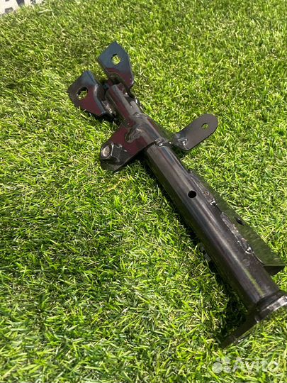 Кронштейн (крепление) левый Fiat 124 2018