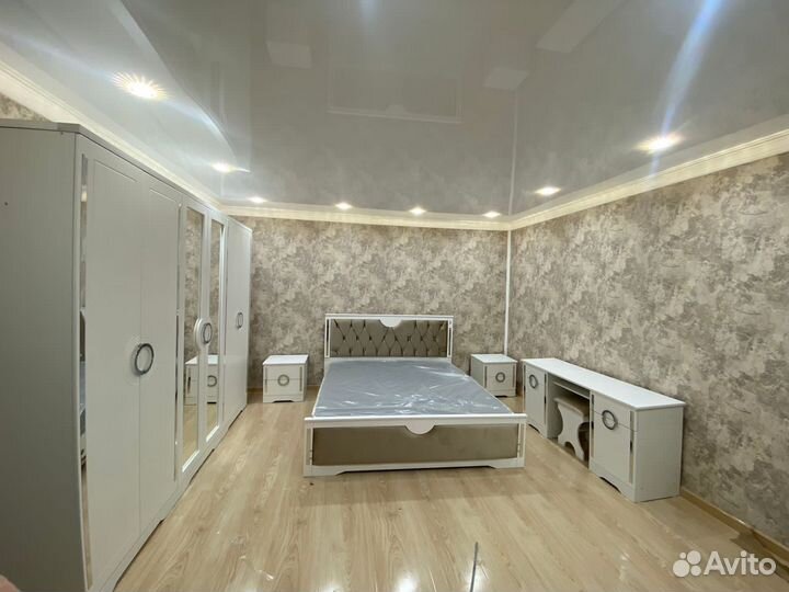 Спальный гарнитур Мая