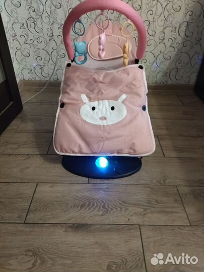 Шезлонг для новорождённых