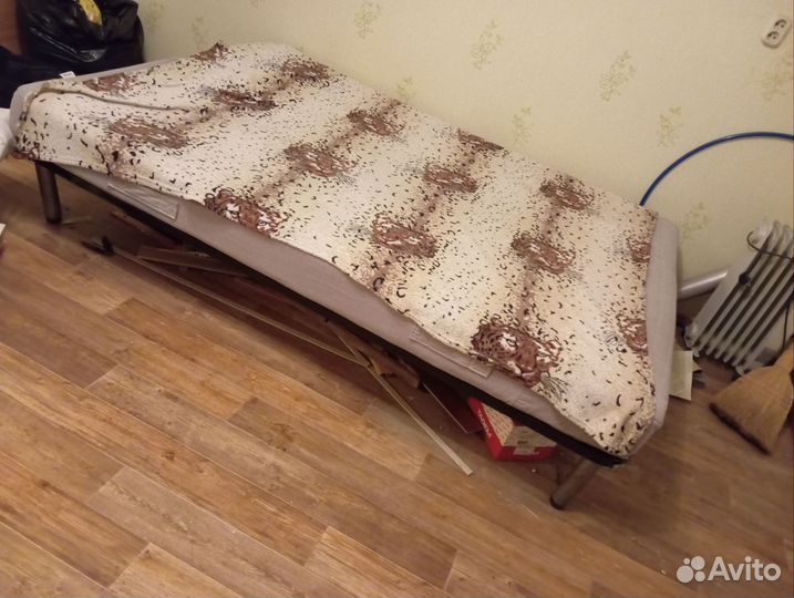 Кровать двухспальная с матрасом бу 160 200