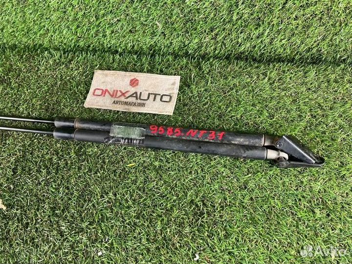 Амортизатор задней двери Nissan X-Trail NT31