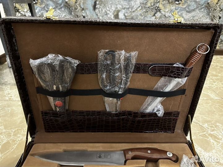 Набор ножей в кейсе