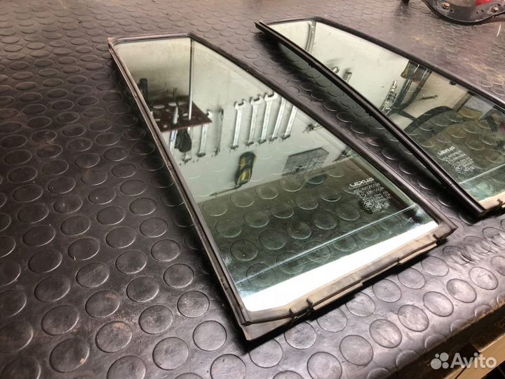 Форточка задней двери Lexus Lx 570