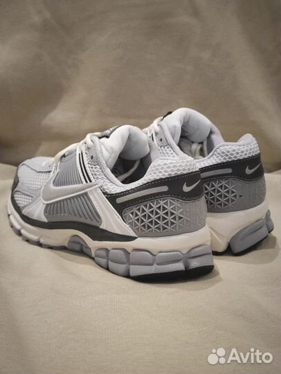 Кроссовки Nike air zoom vomero 5