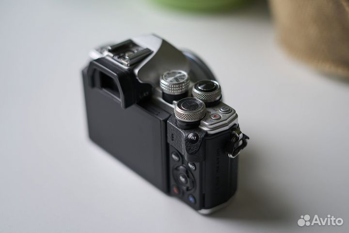 Olympus om d e m10 mark ii