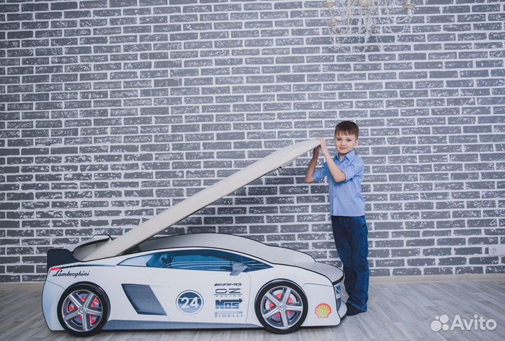 Кровать машина