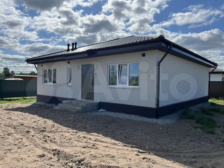 Дом 98 м² на участке 7,6 сот.