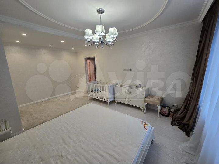 3-к. квартира, 85 м², 2/14 эт.