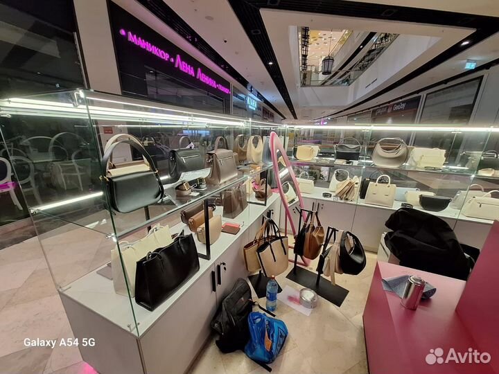 Торговый остров в ТЦ