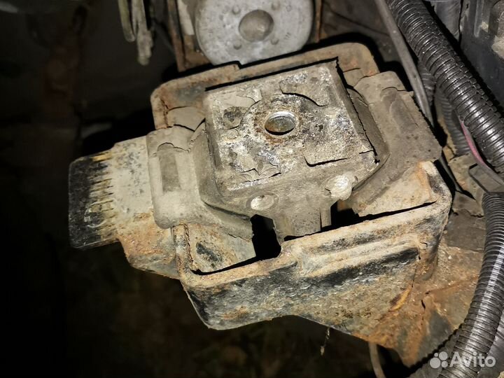 Подушка двигателя, кпп daewoo leganza
