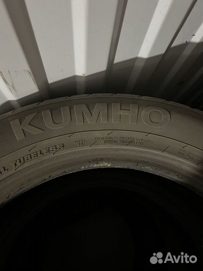 Kumho Ecsta HS51 215/55 R17