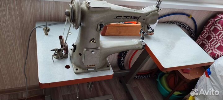 Швейная машина рукавного типа для кожгалантереи