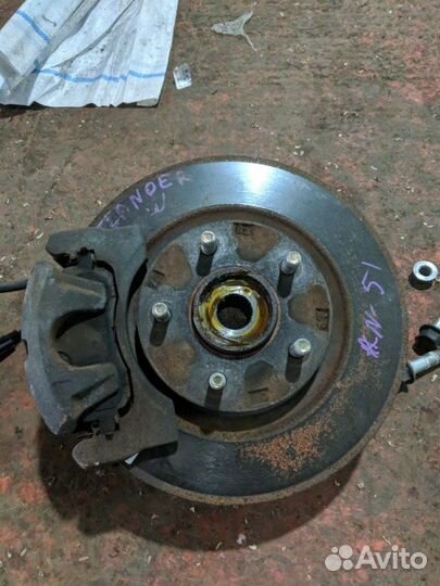 Кулак поворотный передний левый Mitsubishi