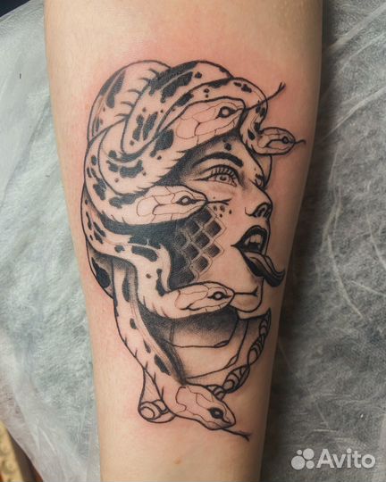 Модель на тату