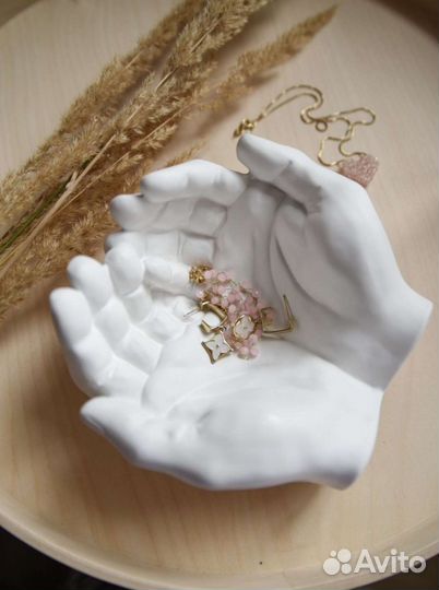 Руки из гипса