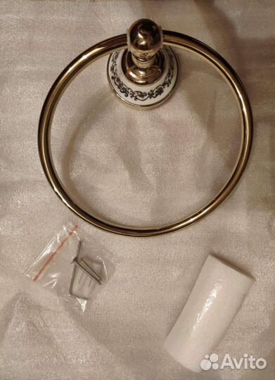 Вешалка кольцо для полотенец