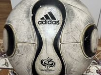 Футбольный мяч adidas teamgeist