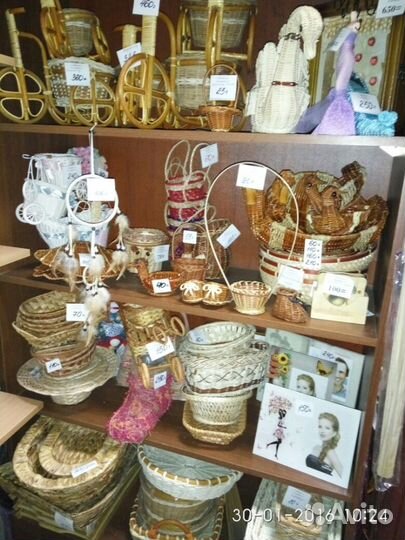 Корзины плетеные для новогодних подарков