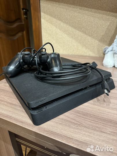 Sony playstation 4 slim