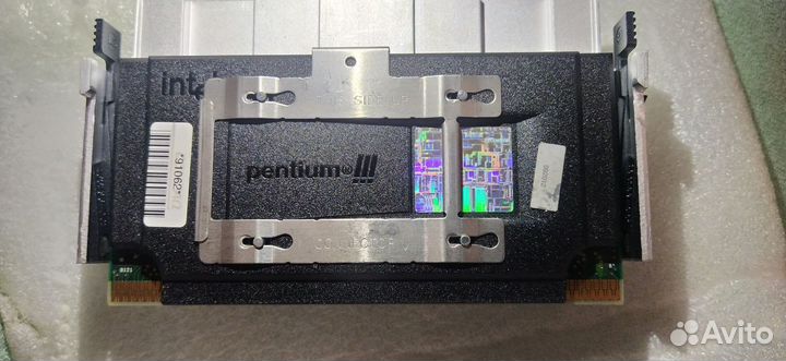 Intel Pentium 3 III 1 Ghz Slot-1 SL4BS