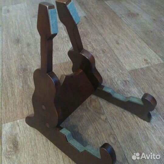 Подставка для гитары