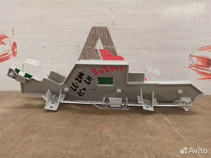 Фара указатель поворота правая Toyota LC200 с 2015