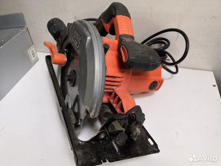 Пила циркулярная Black Decker cs1550