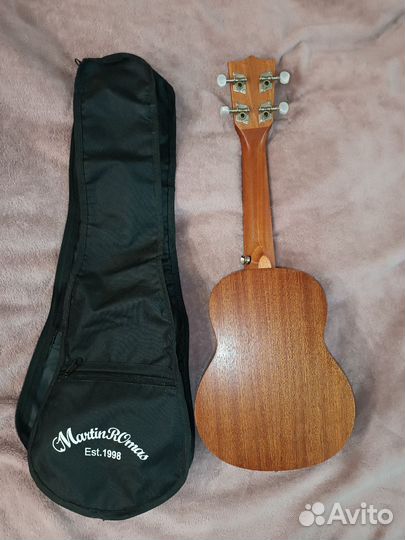 Martin Romas MR-01F укулеле сопрано и чехол