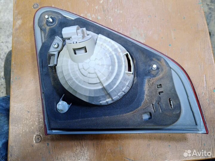 Фонарь задний toyota corolla 150