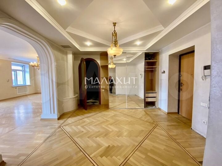 2-к. квартира, 97,5 м², 4/10 эт.