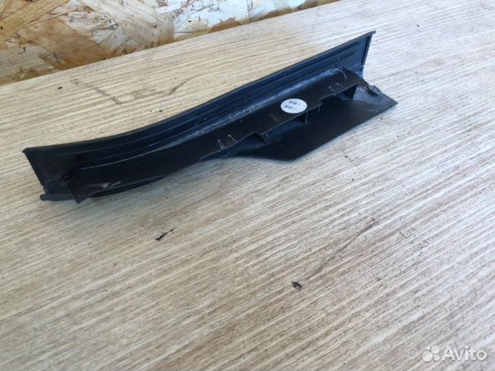 Накладка на порог салона задняя левая