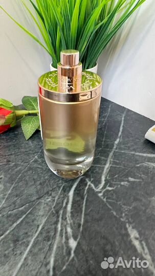 Carolina Herrera 212 vip rose