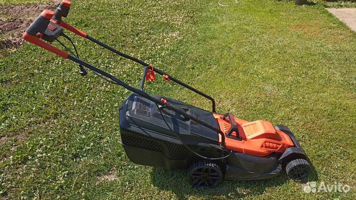 Газонокосилка электрическая