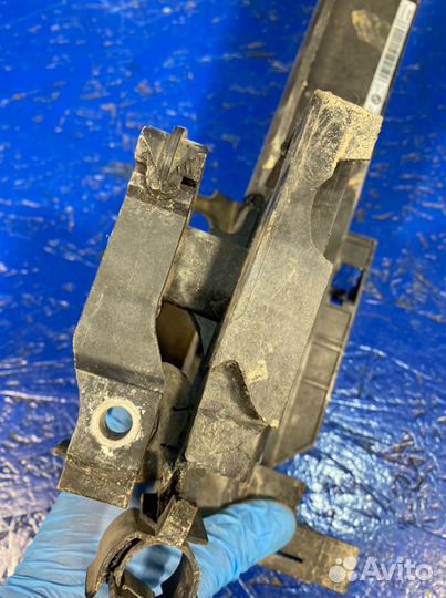 Рамка радиатора левая Bmw 5-Series F10 N20B20