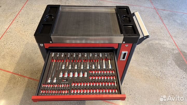 Тележка инструментальная с инструментом