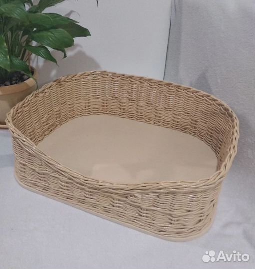 Лежанка для кошек и маленьких собачек