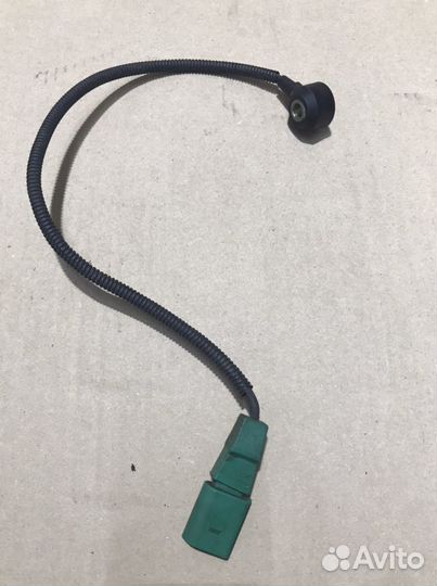 Датчик детонации 06E905377A Passat B7,1.8 TSI