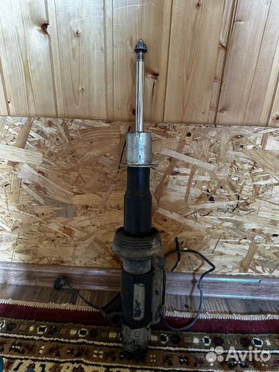 Амортизатор mercedes w221 передний