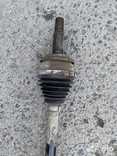 Привод левый Toyota Corolla Auris 150 Оригинал