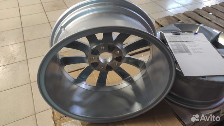 Диск R17 vag Passat B7 3AA601025AD 8z8