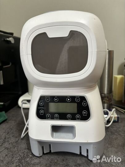 Автоматическая кормушка для животных